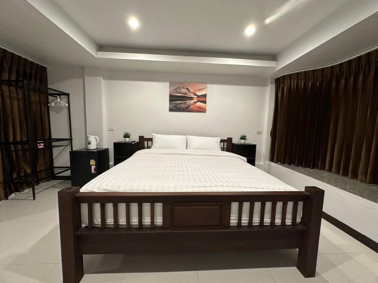 Chris Jay @ Cnx Apartment Chiang Mai Exterior photo